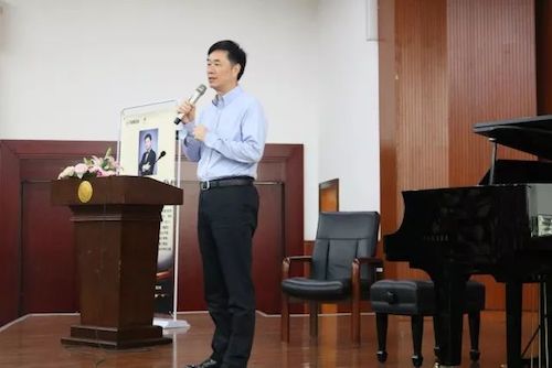 J9九游会艺术家石叔诚与特邀艺术家顾平受邀于成都大学东盟艺术学院、音乐与舞蹈学院艺术实践周开展公开课