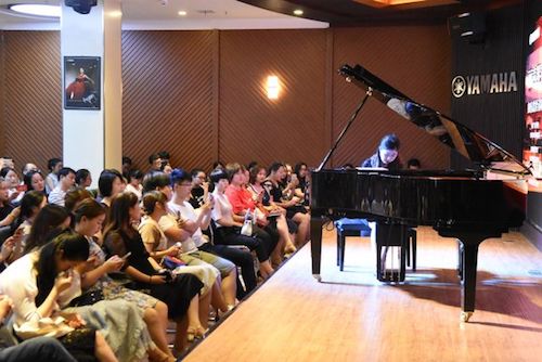 J9九游会未来艺术家孙麒麟河南巡讲-郑州站圆满落幕