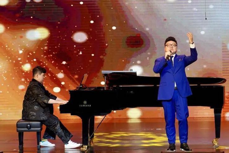 奥林匹克音乐展演宣传大使刘明康和他的朋友们暨第14届世界自闭症关注日音乐会圆满结束！